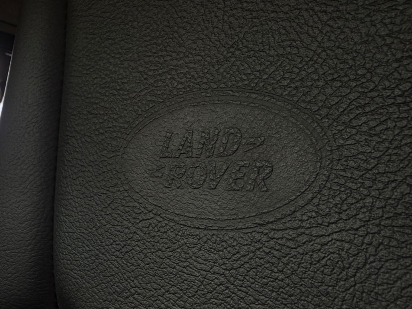 Land Rover Defender 2.4 TD4 HT 90" SE / Recaro / grijs kenteken / LED / *NAP*