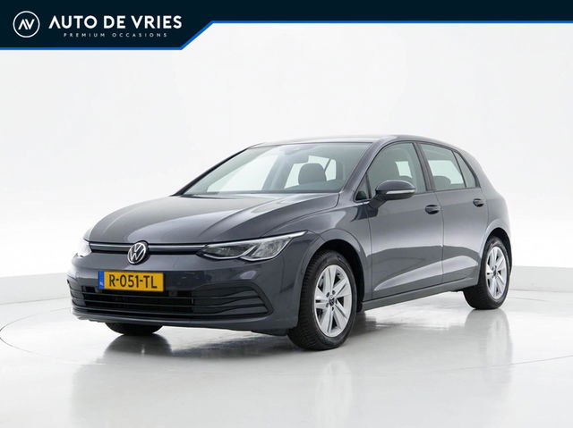 Volkswagen Golf - 1.0 TSI 110pk Life Business | ECC | Navigatie | Winterpakket