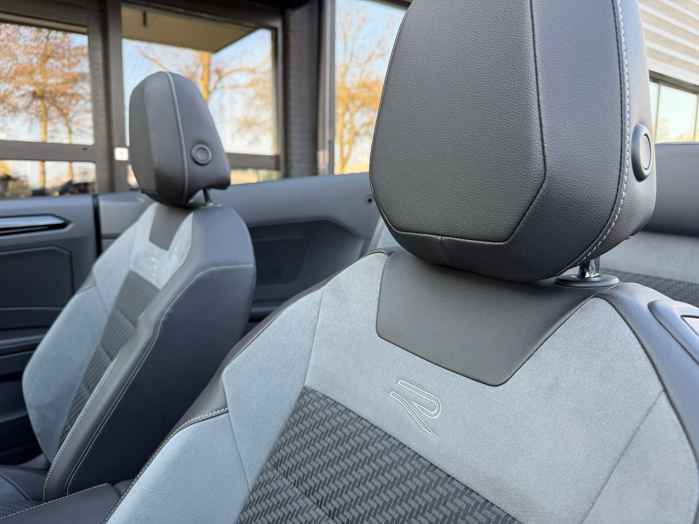 Volkswagen T-Roc Cabrio 1.5 TSI R-Line 150PK|ACC|Carplay|IQ-lights|Virtiual-Cockpit|Camera