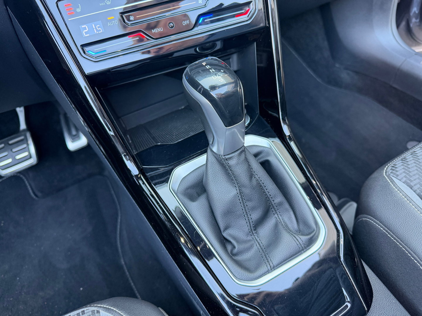 Volkswagen T-Roc Cabrio 1.5 TSI R-Line 150PK|ACC|Carplay|IQ-lights|Virtiual-Cockpit|Camera