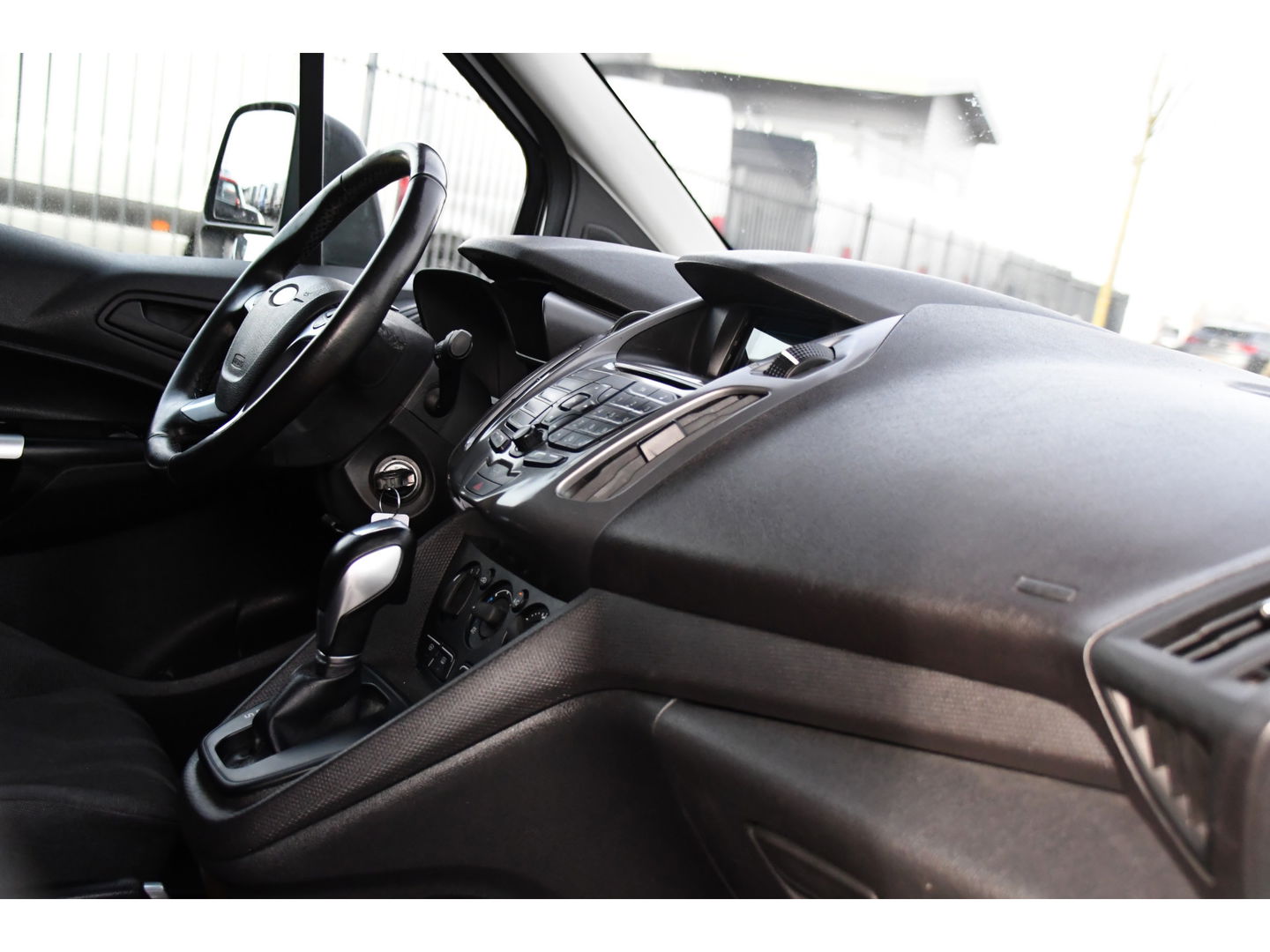 Ford Transit Connect 1.5 TDCI L1 PB Edition Cruise, 120pk, sensoren, Stoelverwarming, Trekhaak, Automaat, 3 zits, Airco, Uniek!