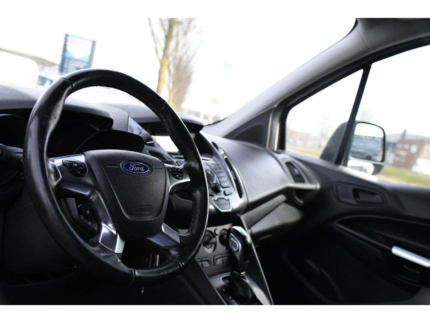 Ford Transit Connect 1.5 TDCI L1 PB Edition Cruise, 120pk, sensoren, Stoelverwarming, Trekhaak, Automaat, 3 zits, Airco, Uniek!