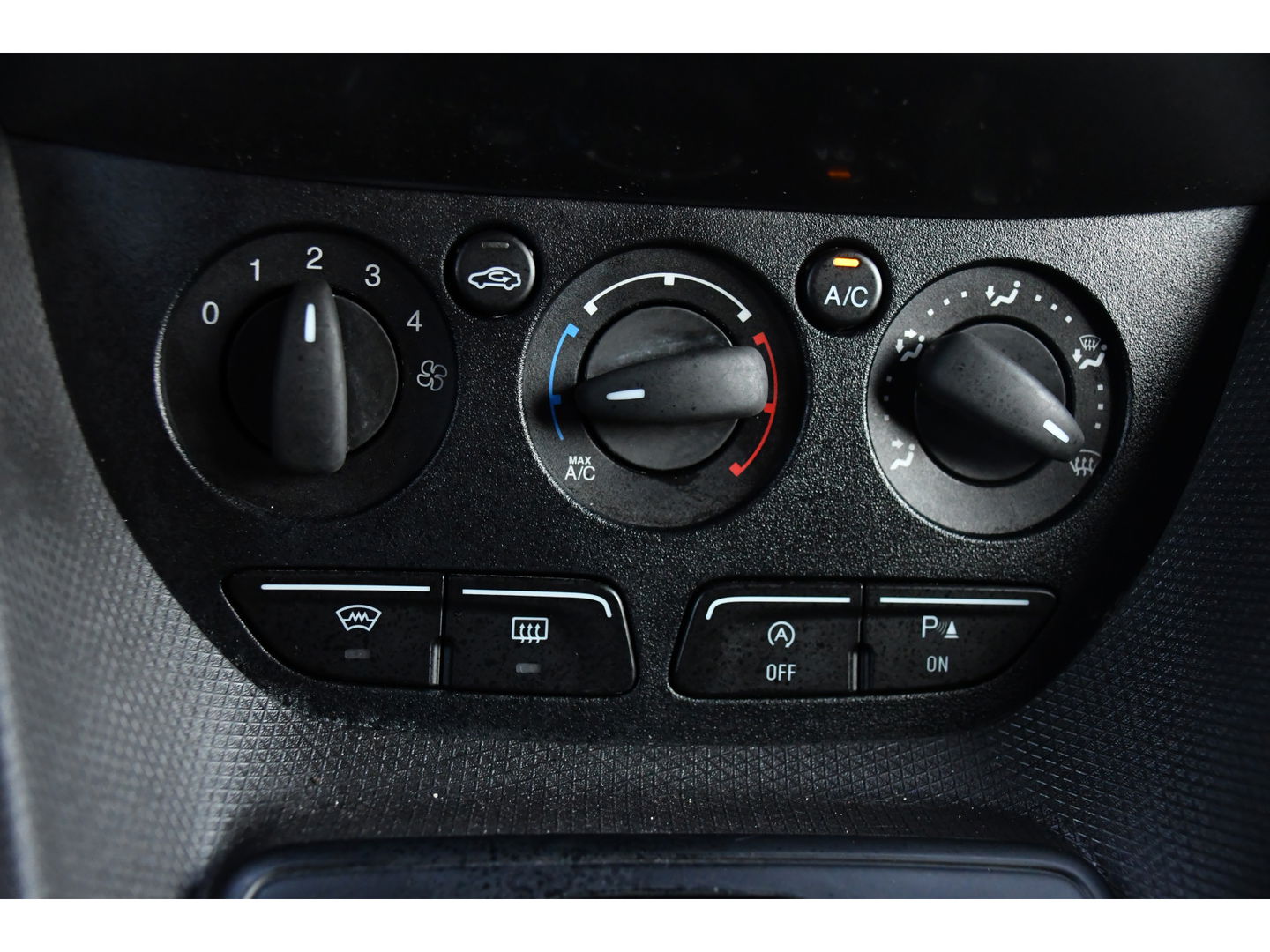 Ford Transit Connect 1.5 TDCI L1 PB Edition Cruise, 120pk, sensoren, Stoelverwarming, Trekhaak, Automaat, 3 zits, Airco, Uniek!