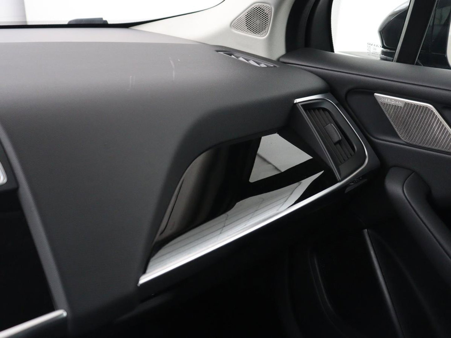 Jaguar I-PACE EV320 S Business Pack 90kWh | SOH 91% | Stoelverwarming | 360 Camera | Carplay | Meridian Surround | Full LED | Navigatie