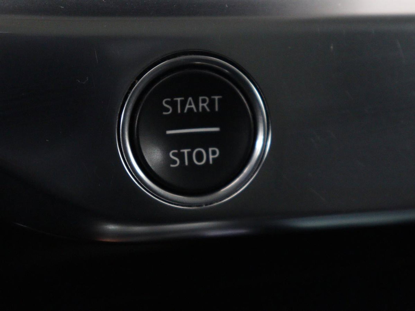 Jaguar I-PACE EV320 S Business Pack 90kWh | SOH 91% | Stoelverwarming | 360 Camera | Carplay | Meridian Surround | Full LED | Navigatie