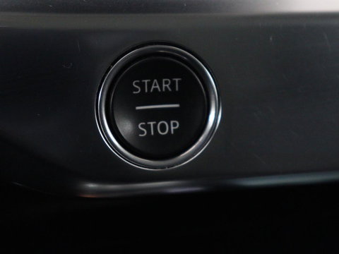 Jaguar I-PACE EV320 S Business Pack 90kWh | SOH 91% | Stoelverwarming | 360 Camera | Carplay | Meridian Surround | Full LED | Navigatie