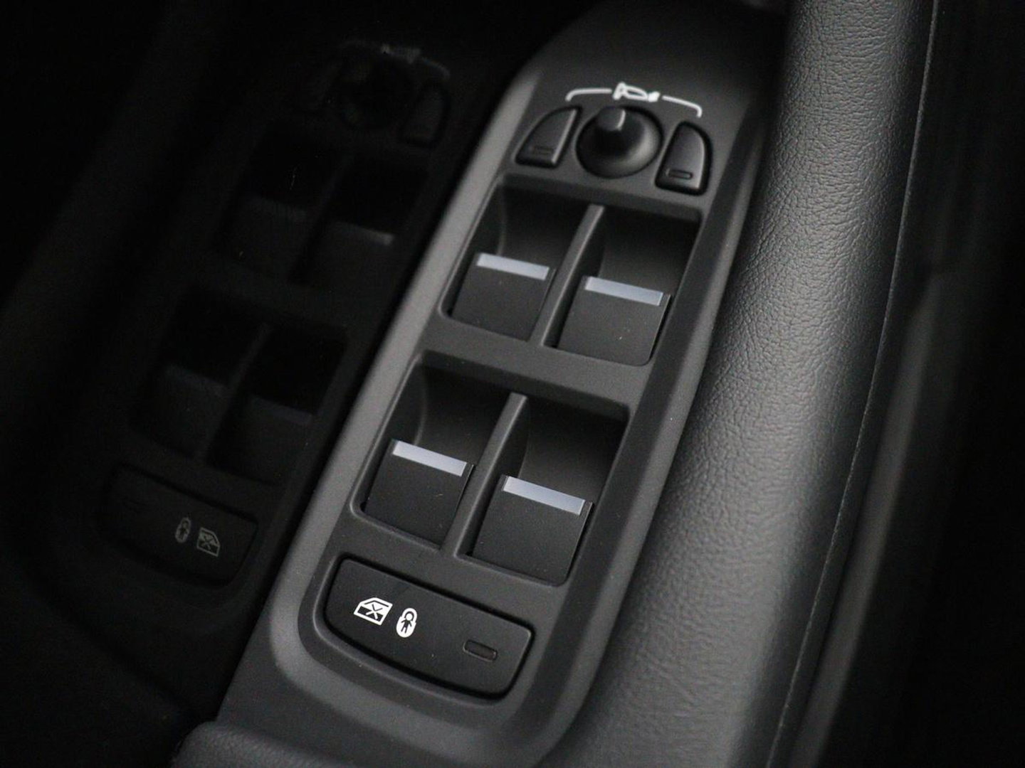 Jaguar I-PACE EV320 S Business Pack 90kWh | SOH 91% | Stoelverwarming | 360 Camera | Carplay | Meridian Surround | Full LED | Navigatie