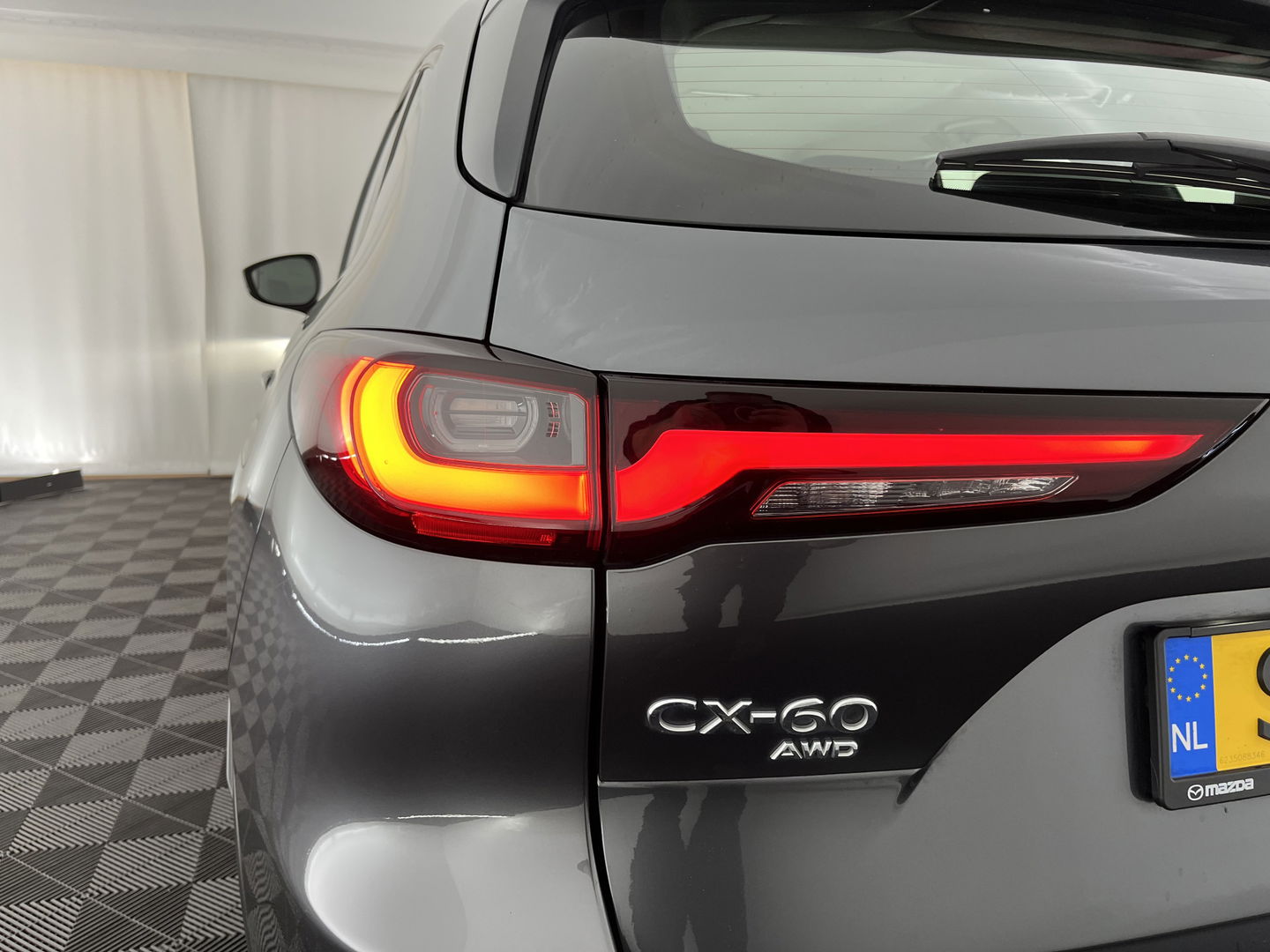 Mazda CX-60 2.5 e-SkyActiv PHEV Exclusive-Line AWD (Plug-In / 3-Fase) (INCL-BTW) *LEATHER | FULL-LED | BLINDSPOT | HEATED/COOLD-COMFORTSEATS | DIGI-COCKPIT | KEYLESS | DAB | NAVI-FULLMAP | CAMERA | TOWBAR | CARPLAY | SHIFTPADDLES | MEMORY-PACK | HEAD-UP | ...