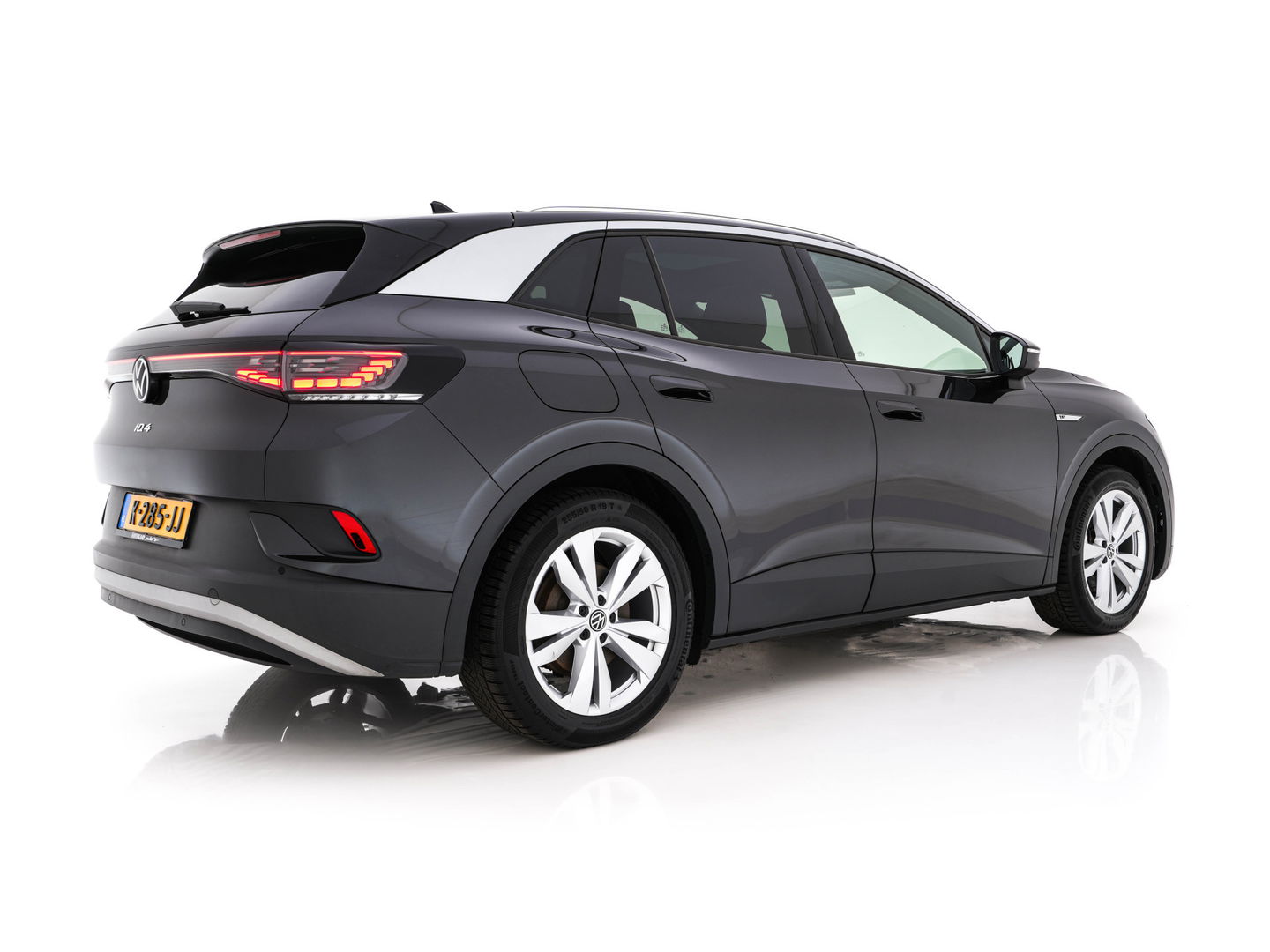 Volkswagen ID.4 First Max 77 kWh [ 3-Fase ] {SOH-81%} (INCL.BTW) Aut. *PANO | HEAD-UP | LEATHER-FABRIC | FULL-LED | MEMORY-PACK | TOP-VIEW | BLIND-SPOT | HEATED-SPORTSEATS | DIGI-COCKPIT | DAB+ | 19''ALU*