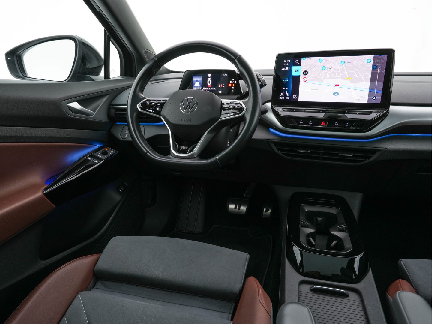 Volkswagen ID.4 First Max 77 kWh [ 3-Fase ] {SOH-81%} (INCL.BTW) Aut. *PANO | HEAD-UP | LEATHER-FABRIC | FULL-LED | MEMORY-PACK | TOP-VIEW | BLIND-SPOT | HEATED-SPORTSEATS | DIGI-COCKPIT | DAB+ | 19''ALU*