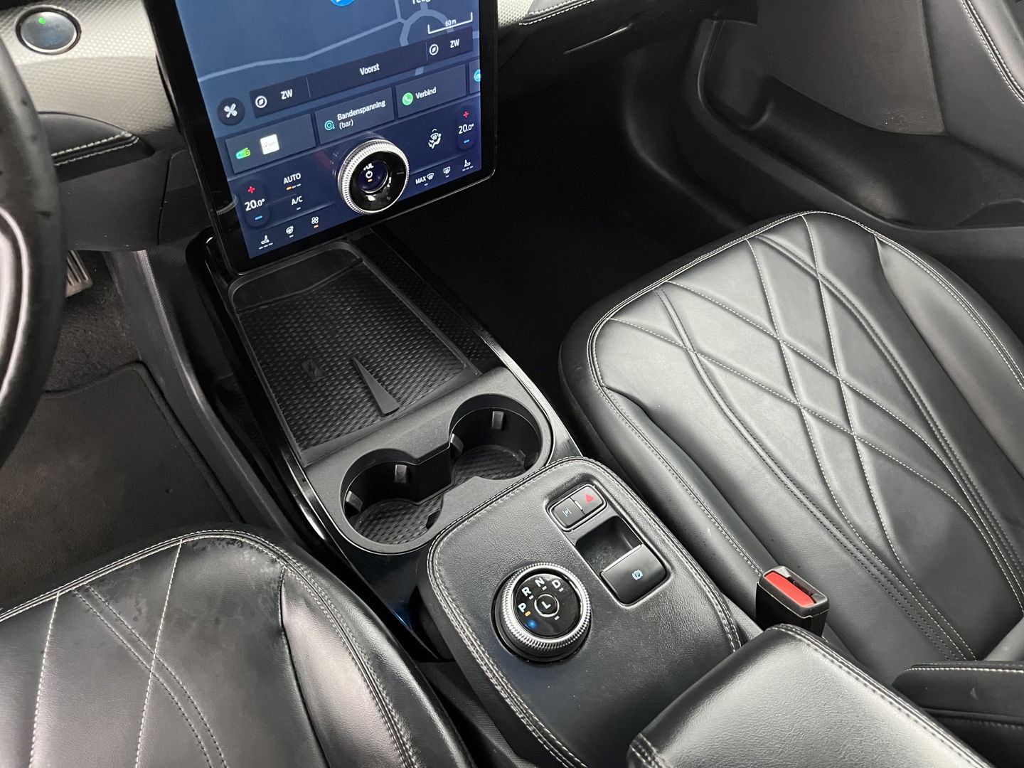 Ford Mustang Mach-E RWD 75 kWh [ 3-Fase-11kW ] {SOH-83%} (INCL-BTW)  Aut. *LEATHER | FULL-LED | DAB | DIGI-COCKPIT | KEYLESS | NAVI-FULLMAP | CARPLAY | HEATED-COMFORTSEATS | TOPVIEW | ADAPTIVE-CRUISE | PRIVACY-GLASS | 18'' ALU*