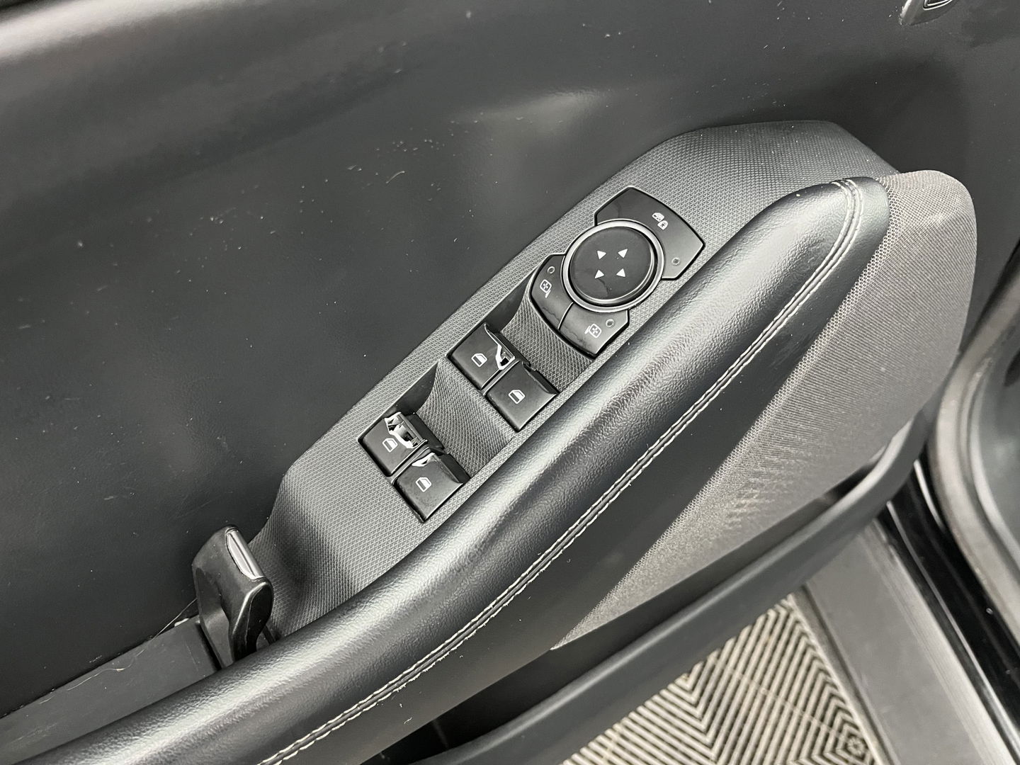 Ford Mustang Mach-E RWD 75 kWh [ 3-Fase-11kW ] {SOH-83%} (INCL-BTW)  Aut. *LEATHER | FULL-LED | DAB | DIGI-COCKPIT | KEYLESS | NAVI-FULLMAP | CARPLAY | HEATED-COMFORTSEATS | TOPVIEW | ADAPTIVE-CRUISE | PRIVACY-GLASS | 18'' ALU*