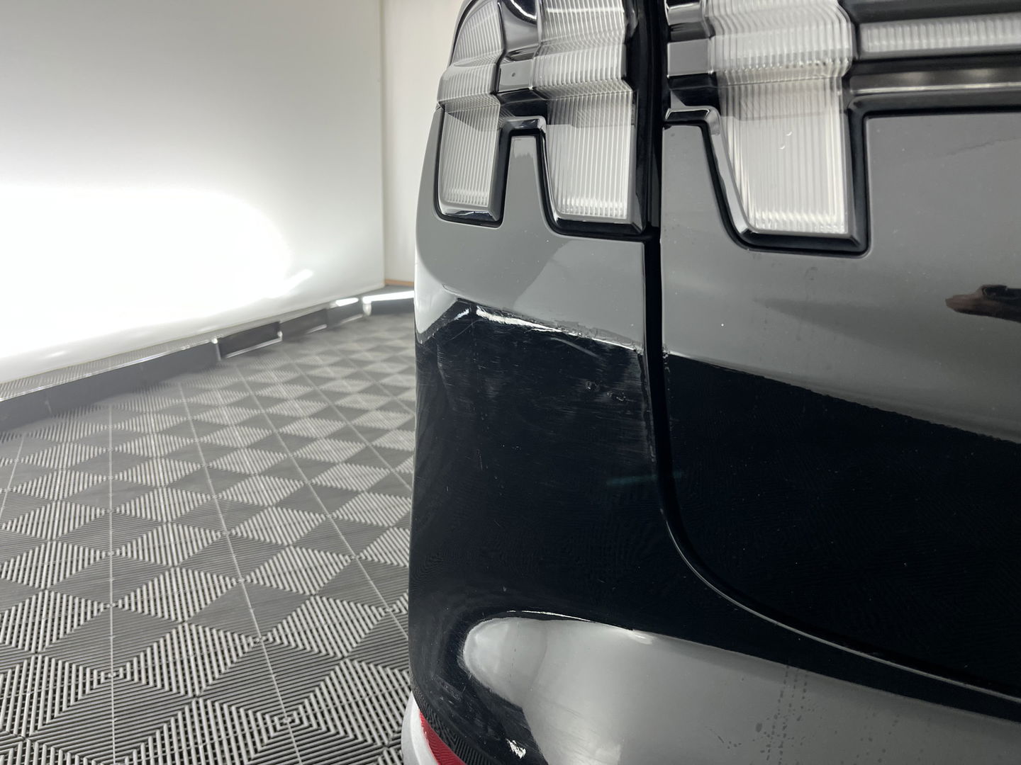 Ford Mustang Mach-E RWD 75 kWh [ 3-Fase-11kW ] {SOH-83%} (INCL-BTW)  Aut. *LEATHER | FULL-LED | DAB | DIGI-COCKPIT | KEYLESS | NAVI-FULLMAP | CARPLAY | HEATED-COMFORTSEATS | TOPVIEW | ADAPTIVE-CRUISE | PRIVACY-GLASS | 18'' ALU*