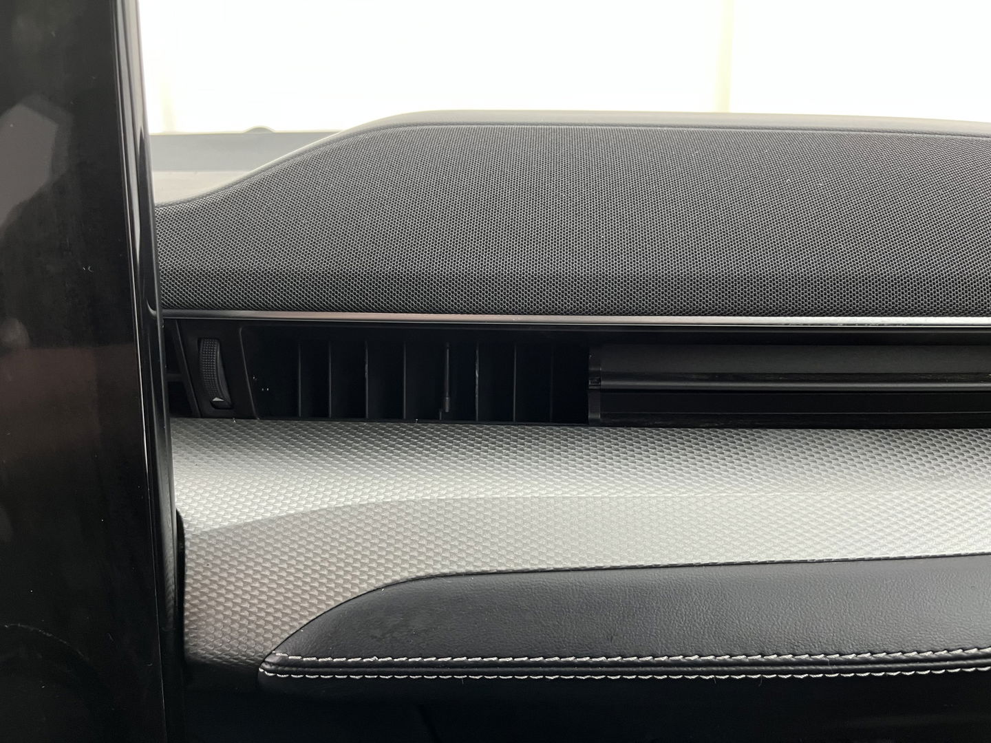 Ford Mustang Mach-E RWD 75 kWh [ 3-Fase-11kW ] {SOH-83%} (INCL-BTW)  Aut. *LEATHER | FULL-LED | DAB | DIGI-COCKPIT | KEYLESS | NAVI-FULLMAP | CARPLAY | HEATED-COMFORTSEATS | TOPVIEW | ADAPTIVE-CRUISE | PRIVACY-GLASS | 18'' ALU*