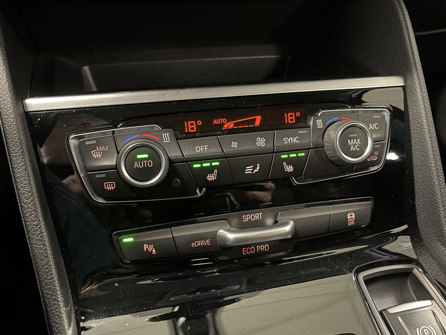 BMW 2 Serie Active Tourer 225xe iPerformance High Executive | Rijmodus Regeling | Stuurwielverwarming | Stoelverwarming | Lane Assist | Spraakbediening |