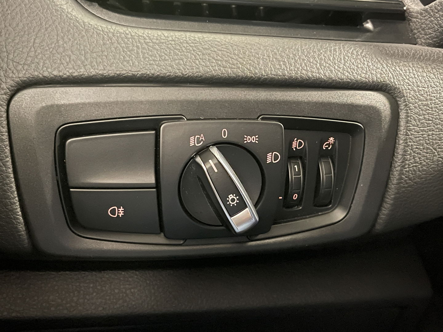 BMW 2 Serie Active Tourer 225xe iPerformance High Executive | Rijmodus Regeling | Stuurwielverwarming | Stoelverwarming | Lane Assist | Spraakbediening |