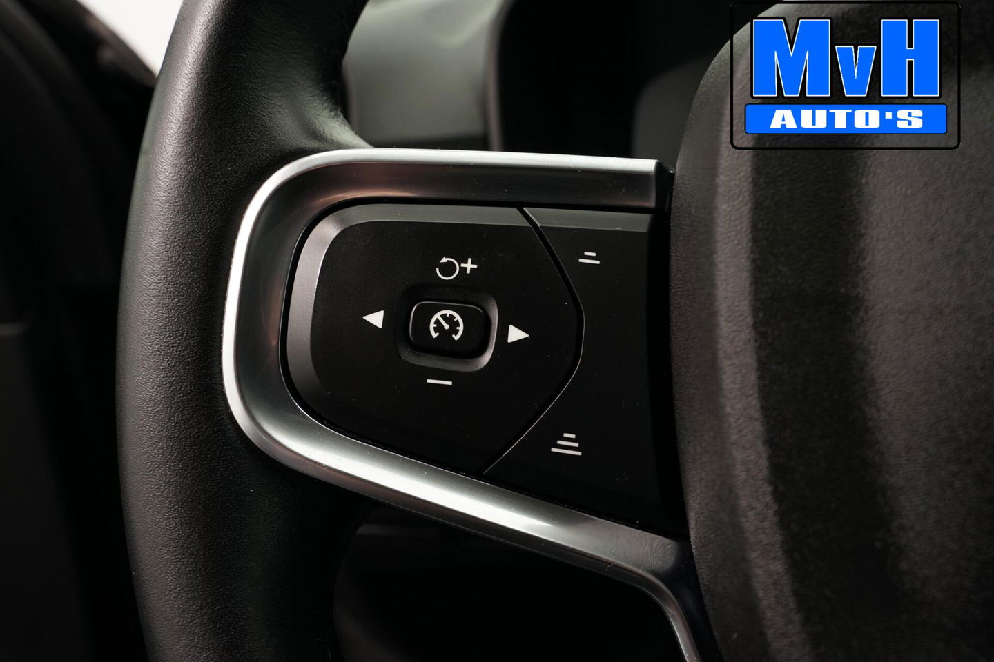 Volvo XC40 1.5 T5 Recharge Momentum|STOEL/STUUR.VERW|CAMERA