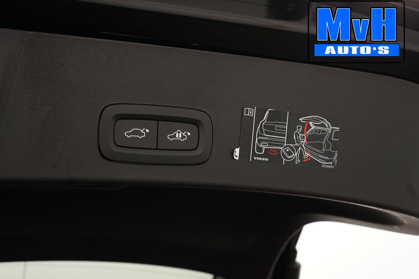 Volvo XC40 1.5 T5 Recharge R-Design|PANO|STOEL/STUUR.VERW|H/K.AUDIO