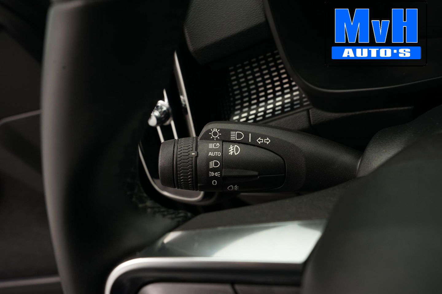 Volvo XC40 1.5 T5 Recharge R-Design|PANO|STOEL/STUUR.VERW|H/K.AUDIO