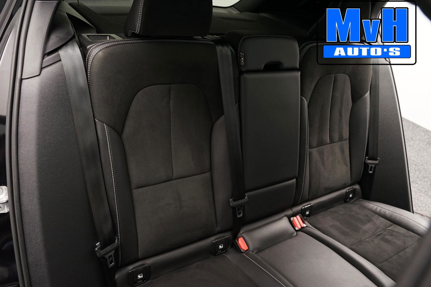 Volvo XC40 1.5 T5 Recharge R-Design|PANO|STOEL/STUUR.VERW|H/K.AUDIO