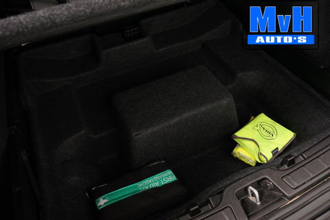 Volvo XC40 1.5 T5 Recharge R-Design|PANO|STOEL/STUUR.VERW|H/K.AUDIO