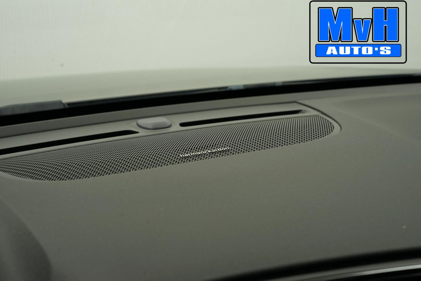 Volvo XC40 1.5 T5 Recharge R-Design|PANO|STOEL/STUUR.VERW|H/K.AUDIO