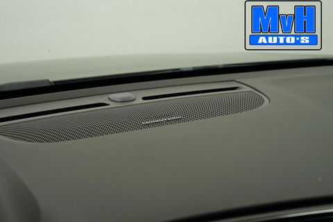 Volvo XC40 1.5 T5 Recharge R-Design|PANO|STOEL/STUUR.VERW|H/K.AUDIO