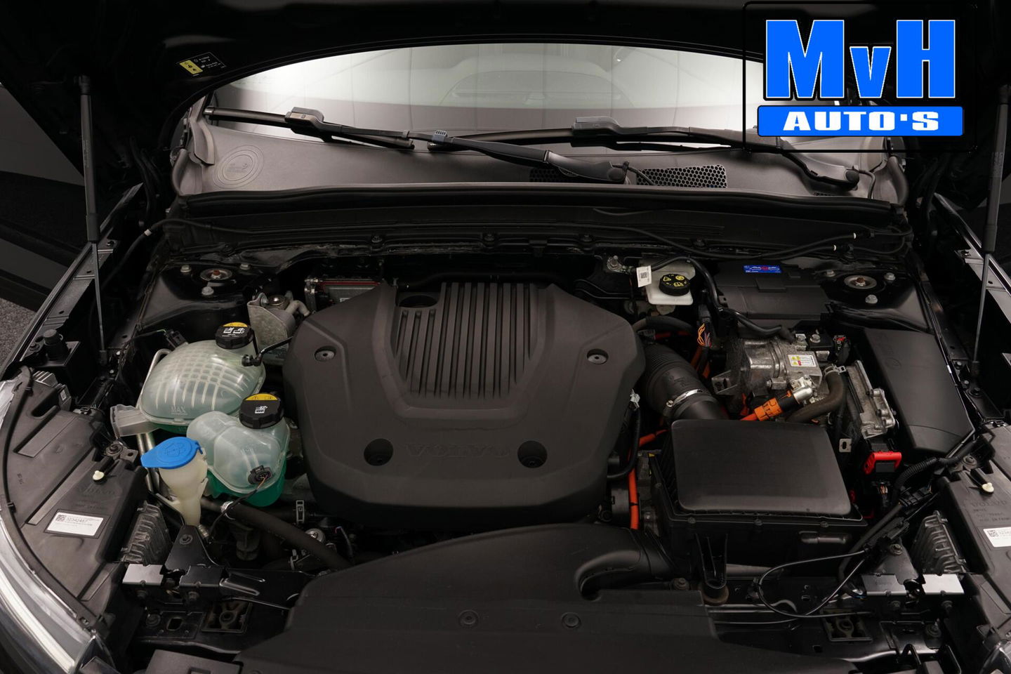 Volvo XC40 1.5 T5 Recharge R-Design|PANO|STOEL/STUUR.VERW|H/K.AUDIO