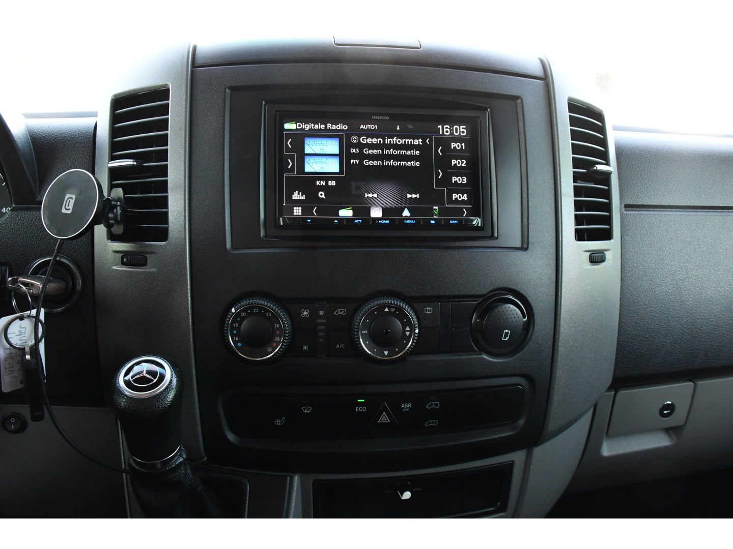 Mercedes-Benz Sprinter V6 319 3.0 L2H2 DC PB Edition Camera, Cruise, 3500KG Trekhaak, Stoelverwarming, Automaat, Multimedia, 190PK, Uniek!