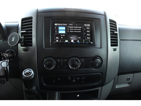 Mercedes-Benz Sprinter V6 319 3.0 L2H2 DC PB Edition Camera, Cruise, 3500KG Trekhaak, Stoelverwarming, Automaat, Multimedia, 190PK, Uniek!