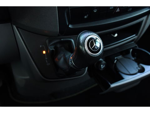 Mercedes-Benz Sprinter V6 319 3.0 L2H2 DC PB Edition Camera, Cruise, 3500KG Trekhaak, Stoelverwarming, Automaat, Multimedia, 190PK, Uniek!