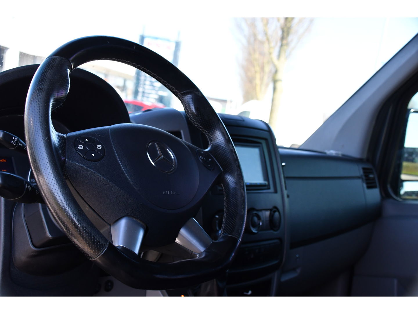 Mercedes-Benz Sprinter V6 319 3.0 L2H2 DC PB Edition Camera, Cruise, 3500KG Trekhaak, Stoelverwarming, Automaat, Multimedia, 190PK, Uniek!