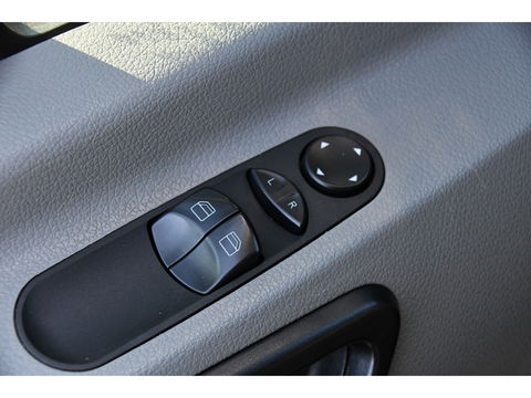 Mercedes-Benz Sprinter V6 319 3.0 L2H2 DC PB Edition Camera, Cruise, 3500KG Trekhaak, Stoelverwarming, Automaat, Multimedia, 190PK, Uniek!