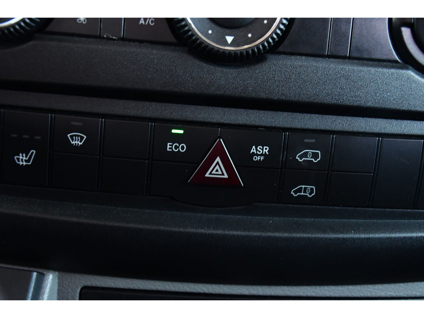 Mercedes-Benz Sprinter V6 319 3.0 L2H2 DC PB Edition Camera, Cruise, 3500KG Trekhaak, Stoelverwarming, Automaat, Multimedia, 190PK, Uniek!