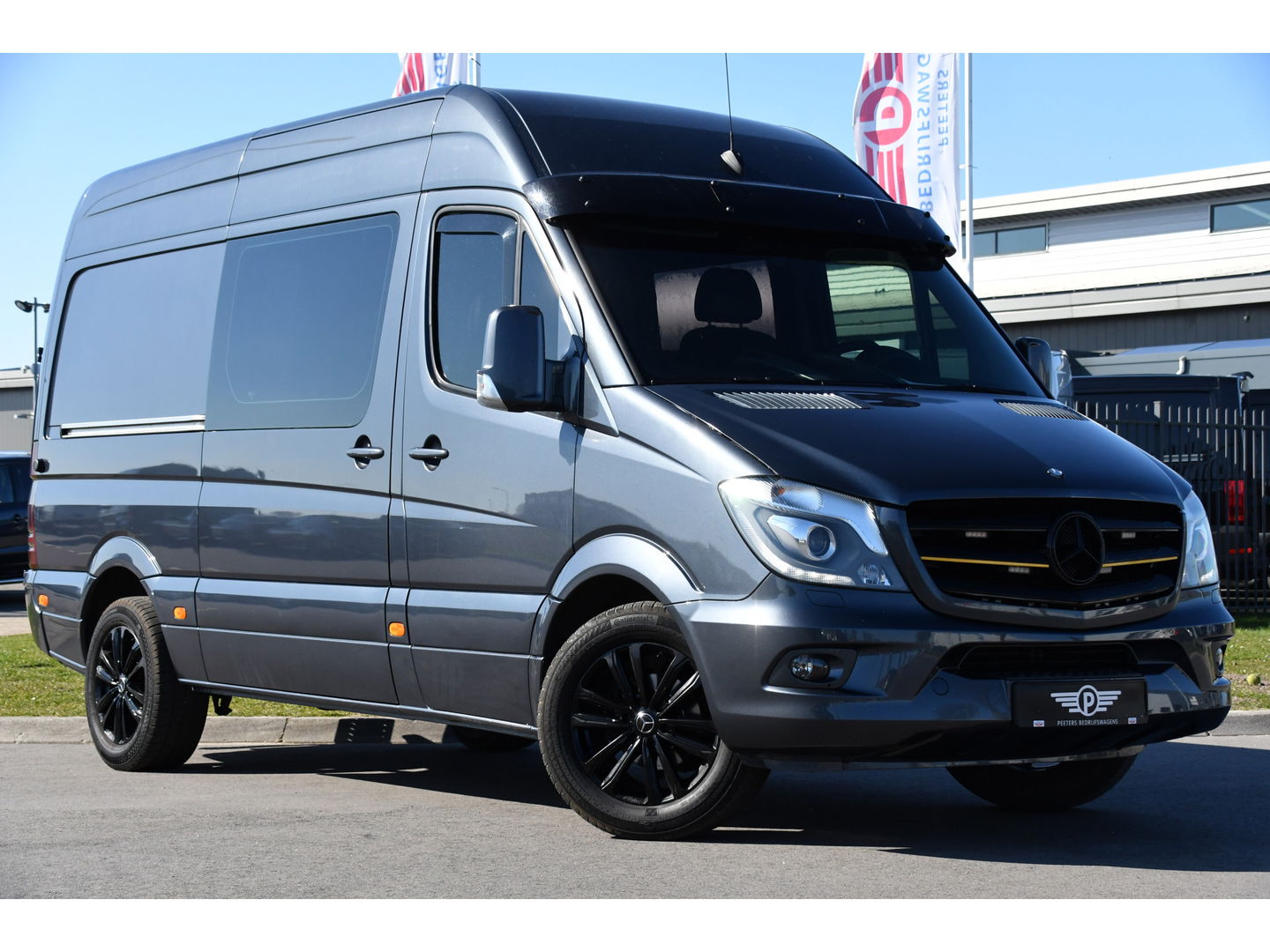 Mercedes-Benz Sprinter V6 319 3.0 L2H2 DC PB Edition Camera, Cruise, 3500KG Trekhaak, Stoelverwarming, Automaat, Multimedia, 190PK, Uniek!