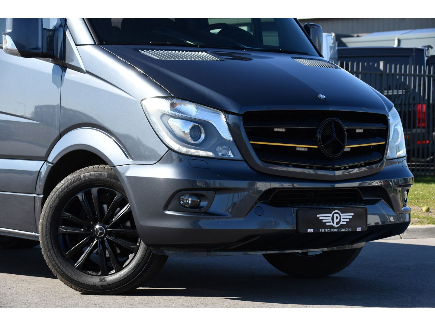 Mercedes-Benz Sprinter V6 319 3.0 L2H2 DC PB Edition Camera, Cruise, 3500KG Trekhaak, Stoelverwarming, Automaat, Multimedia, 190PK, Uniek!