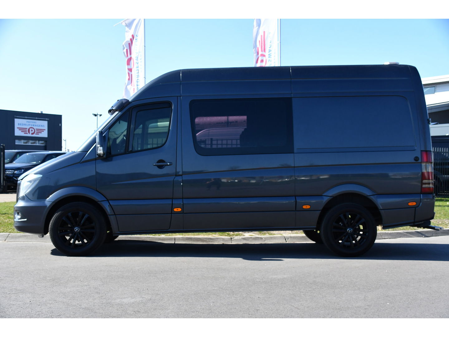Mercedes-Benz Sprinter V6 319 3.0 L2H2 DC PB Edition Camera, Cruise, 3500KG Trekhaak, Stoelverwarming, Automaat, Multimedia, 190PK, Uniek!