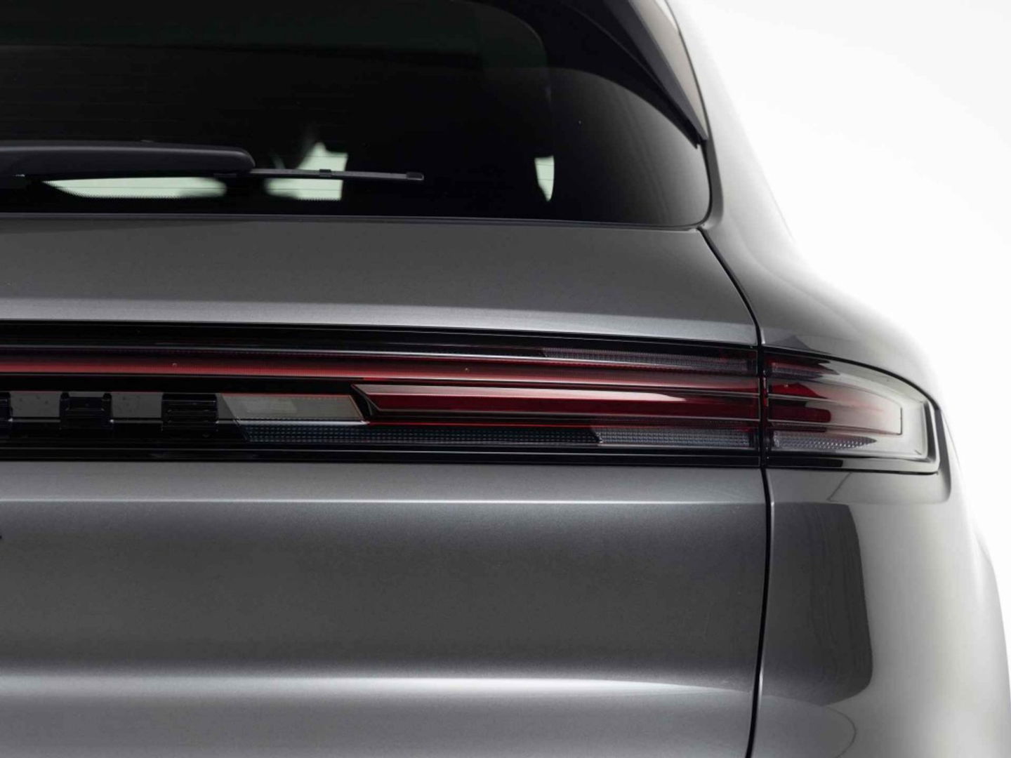 Porsche Cayenne 3.0 E-Hybrid 470PK / Sport Design / Bose / 2024 / ACC