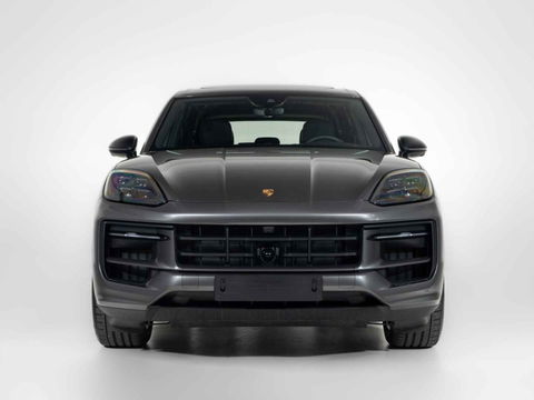 Porsche Cayenne 3.0 E-Hybrid 470PK / Sport Design / Bose / 2024 / ACC