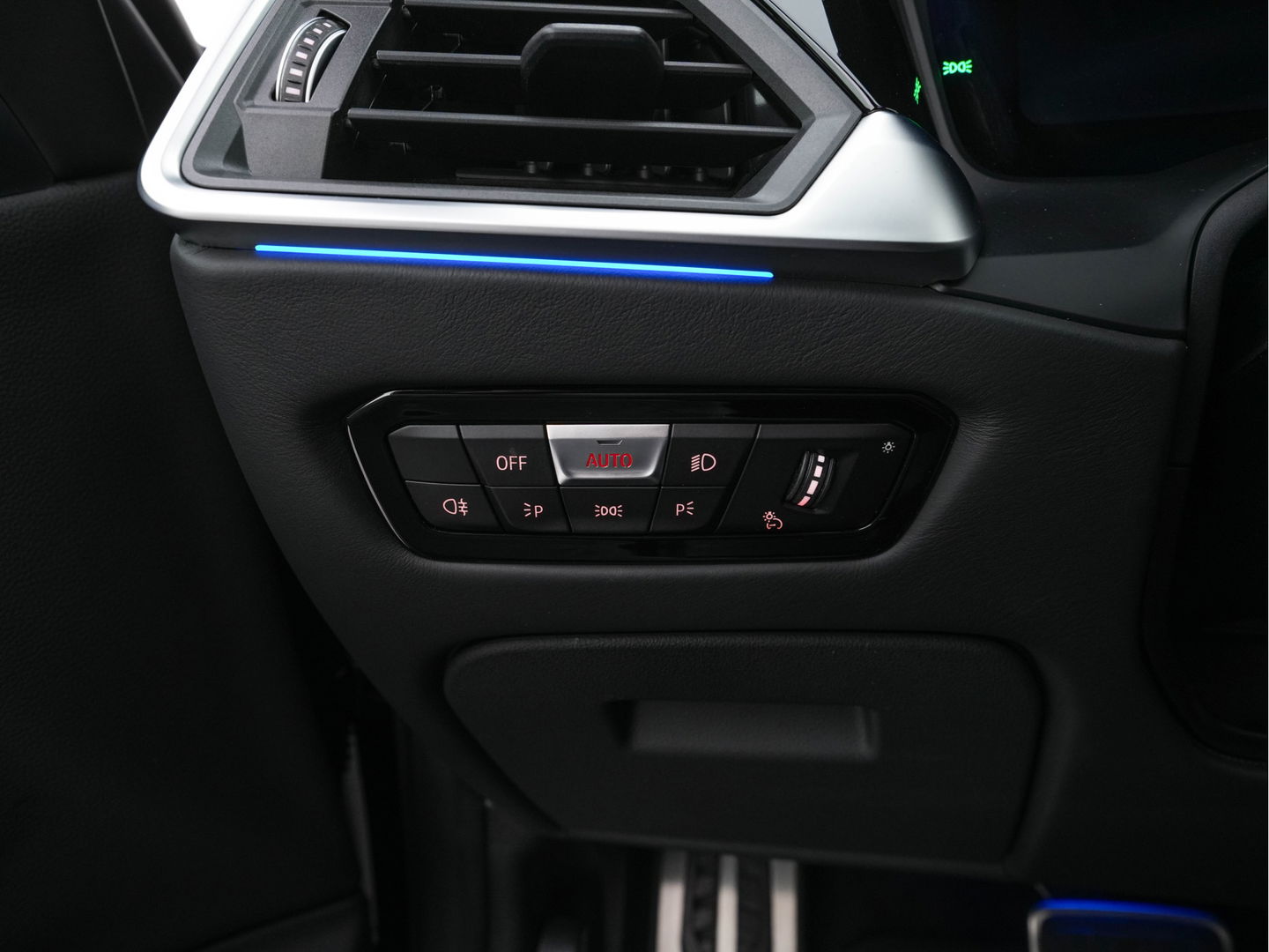 BMW 4 Serie Coupé M440i xDrive High Executive Aut. *PANO | LEATHER | HARMAN/KARDON | HEAD-UP | LASER-LED | ADAPTIVE-CRUISE | TOPVIEW | MEMORY-PACK | KEYLESS | HEATED-SPORTSEATS | DAB+ | DIGI-COCKPIT | SHIFTPADDLES | TOWBAR | 19''ALU*