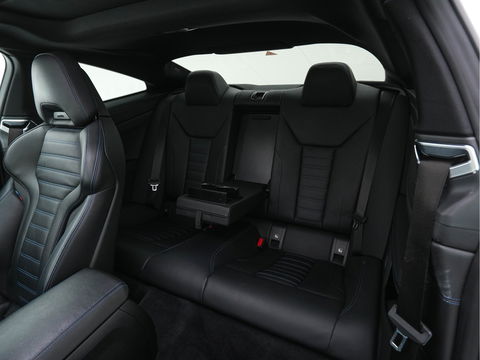 BMW 4 Serie Coupé M440i xDrive High Executive Aut. *PANO | LEATHER | HARMAN/KARDON | HEAD-UP | LASER-LED | ADAPTIVE-CRUISE | TOPVIEW | MEMORY-PACK | KEYLESS | HEATED-SPORTSEATS | DAB+ | DIGI-COCKPIT | SHIFTPADDLES | TOWBAR | 19''ALU*