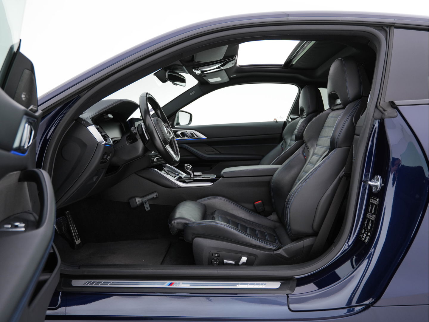 BMW 4 Serie Coupé M440i xDrive High Executive Aut. *PANO | LEATHER | HARMAN/KARDON | HEAD-UP | LASER-LED | ADAPTIVE-CRUISE | TOPVIEW | MEMORY-PACK | KEYLESS | HEATED-SPORTSEATS | DAB+ | DIGI-COCKPIT | SHIFTPADDLES | TOWBAR | 19''ALU*