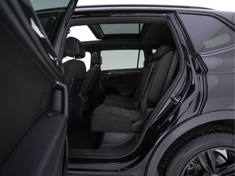 Volkswagen Tiguan Allspace 1.5 TSI R-Line Highline Business [ 7-Pers. ] Aut. *PANO | ARTVELOURS | FULL-LED | DIGI-COCKPIT | KEYLESS | ADAPTIVE-CRUISE | CAMERA | SHIFTPADDLES | CARPLAY | DAB+ | HEATED-COMFORTSEATS | NAVI-FULLMAP | PRIVACYGLASS | 19''ALU*