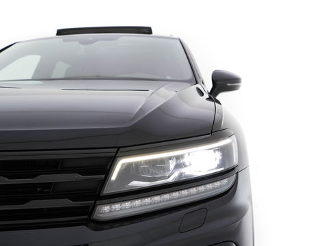 Volkswagen Tiguan Allspace 1.5 TSI R-Line Highline Business [ 7-Pers. ] Aut. *PANO | ARTVELOURS | FULL-LED | DIGI-COCKPIT | KEYLESS | ADAPTIVE-CRUISE | CAMERA | SHIFTPADDLES | CARPLAY | DAB+ | HEATED-COMFORTSEATS | NAVI-FULLMAP | PRIVACYGLASS | 19''ALU*