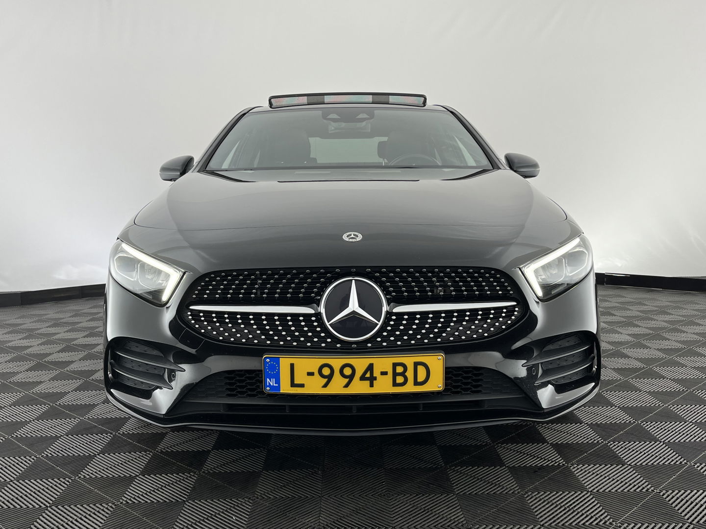Mercedes-Benz A-Klasse 250 e Business Solution AMG Limited (INCL.BTW) *PANO | LEATHER-MICROFIBRE | FULL-LED | AMBIENTLIGHT | HEATED-SPORTSEATS | WIDESCREEN-DIGICOCKPIT | DAB+ | NAVI-FULLMAP | CAMERA | PRIVACYGLASS |  18''ALU*