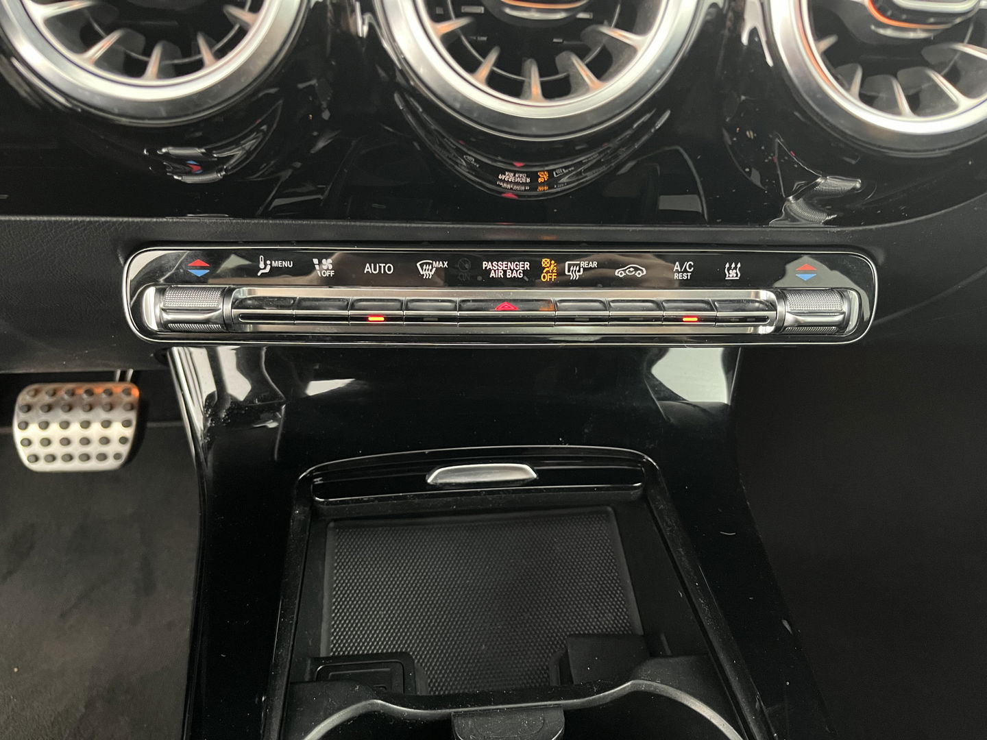 Mercedes-Benz A-Klasse 250 e Business Solution AMG Limited (INCL.BTW) *PANO | LEATHER-MICROFIBRE | FULL-LED | AMBIENTLIGHT | HEATED-SPORTSEATS | WIDESCREEN-DIGICOCKPIT | DAB+ | NAVI-FULLMAP | CAMERA | PRIVACYGLASS |  18''ALU*