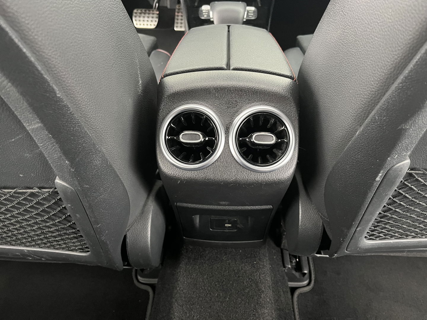 Mercedes-Benz A-Klasse 250 e Business Solution AMG Limited (INCL.BTW) *PANO | LEATHER-MICROFIBRE | FULL-LED | AMBIENTLIGHT | HEATED-SPORTSEATS | WIDESCREEN-DIGICOCKPIT | DAB+ | NAVI-FULLMAP | CAMERA | PRIVACYGLASS |  18''ALU*