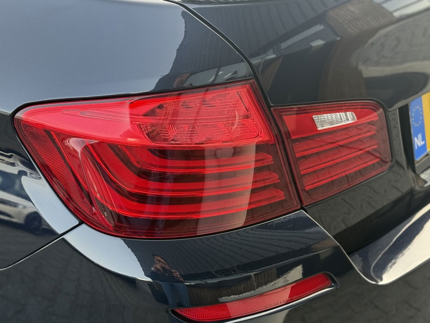 BMW 5 Serie 520i 184PK / M-sport / I-drive / LCI *NAP*