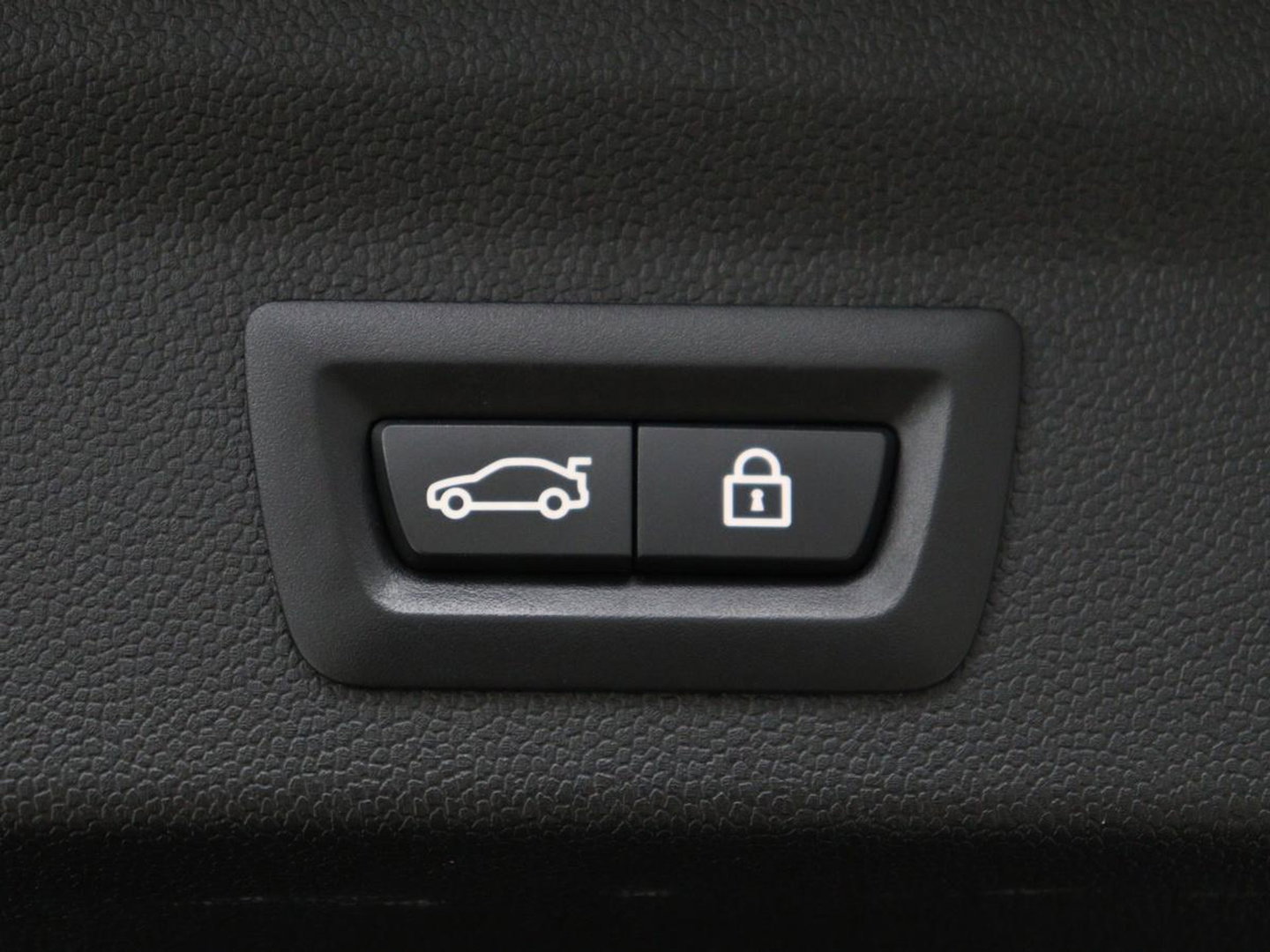 MINI Countryman 1.5 Cooper S E ALL4 Chili | Panoramadak | Leder | Head-Up | Harman/Kardon | Stoelverwarming | Adaptive cruise | Camera | Carplay | Navigatie | Climate control | PHEV | Plug In