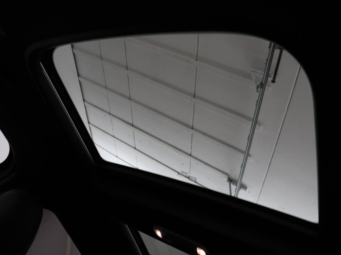 MINI Countryman 1.5 Cooper S E ALL4 Chili | Panoramadak | Leder | Head-Up | Harman/Kardon | Stoelverwarming | Adaptive cruise | Camera | Carplay | Navigatie | Climate control | PHEV | Plug In